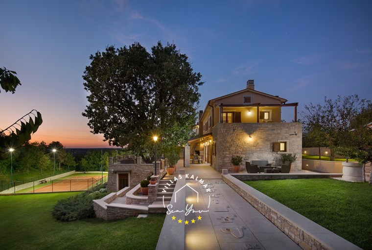 Villa Vlastelini I – Luxury countryside estate in Istria with large private grounds