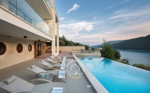 Villa Vlastelini II image 1 of 6