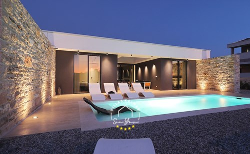 Villa K4 image 1 of 6