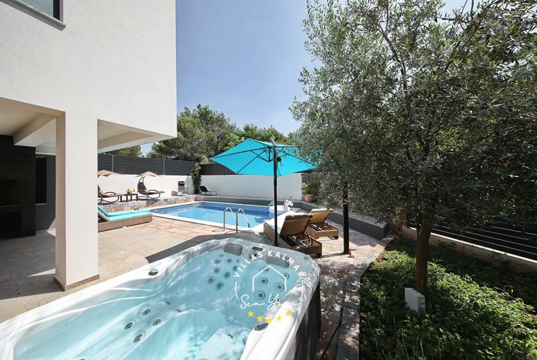 Villa Mara image 5 of 51