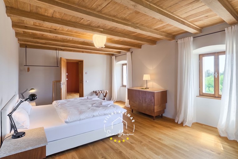 Comfortable bedroom in villa in Motovun