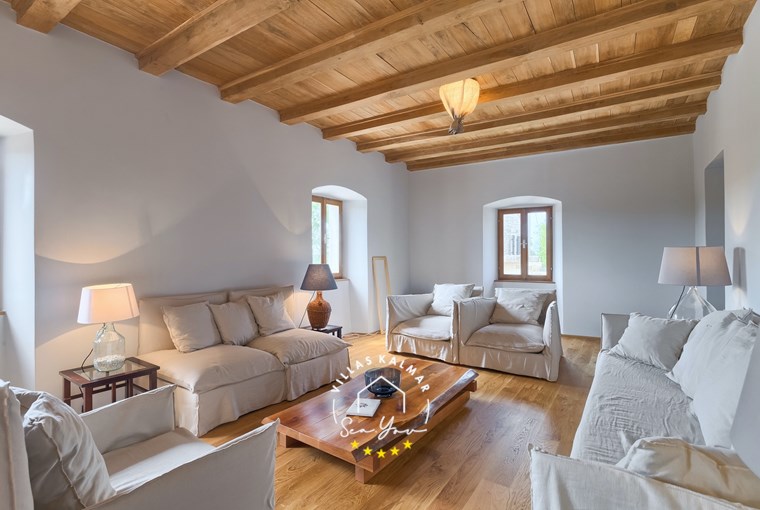 Exclusive living room in villa Casa Ceppi 8