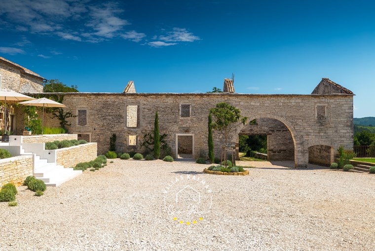 Spectacular historic villa in Motovun