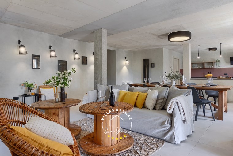 Livingroom, dining are and kitchen in villa near Motovun