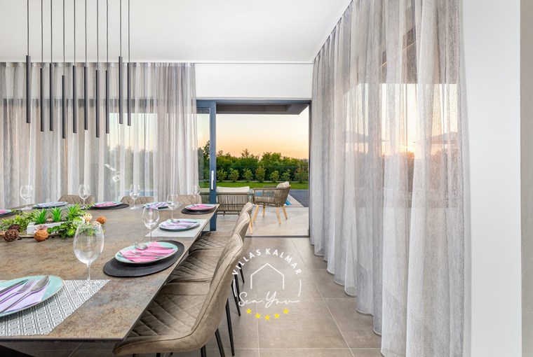 Dining table and pool view