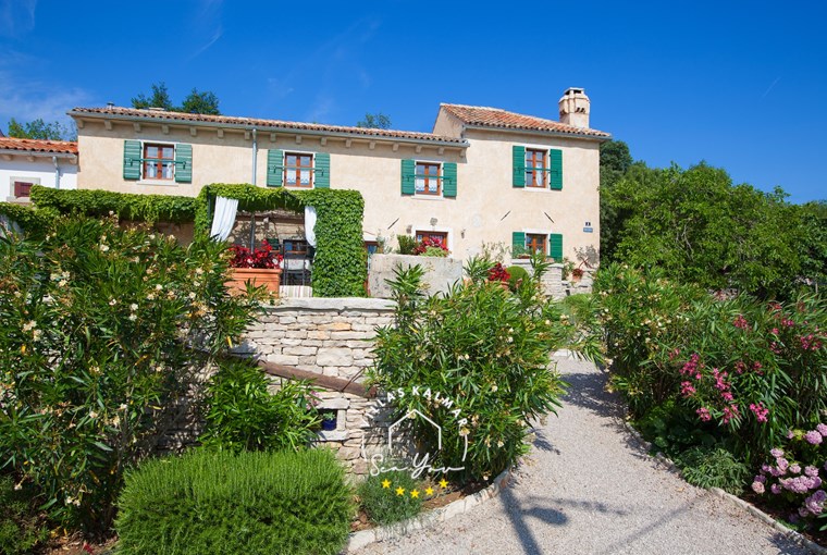 Charming Countryside Villa with Sea and Garden View in Labin-Rabac