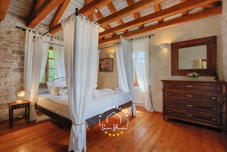 Stilvolles Doppelzimmer mit traditionellen Details – Villa in Istrien
