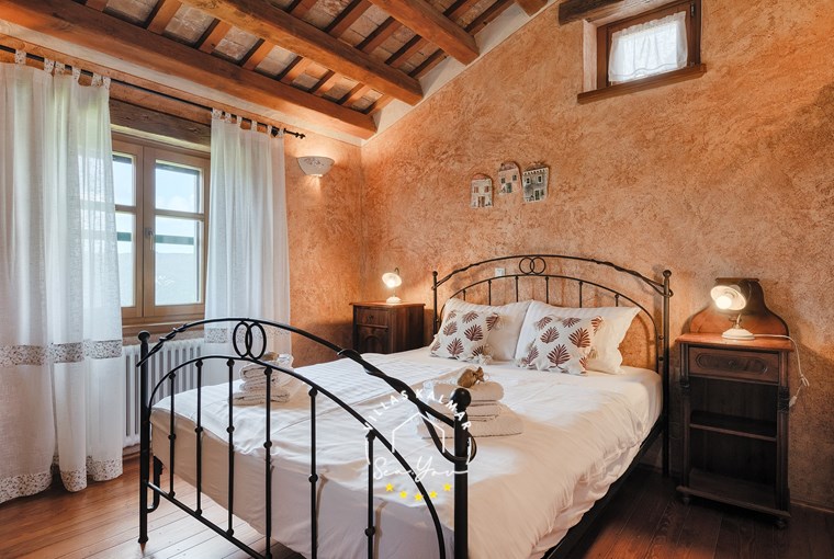 Komfortables Schlafzimmer mit Gartenblick – Familienurlaub Kroatien
