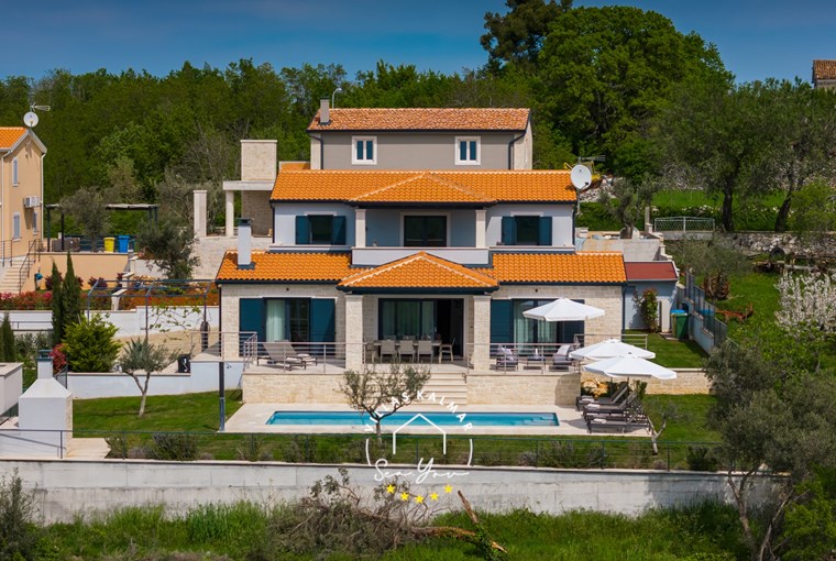 Wunderschöne große Villa mit privatem Pool und Garten in Istrien