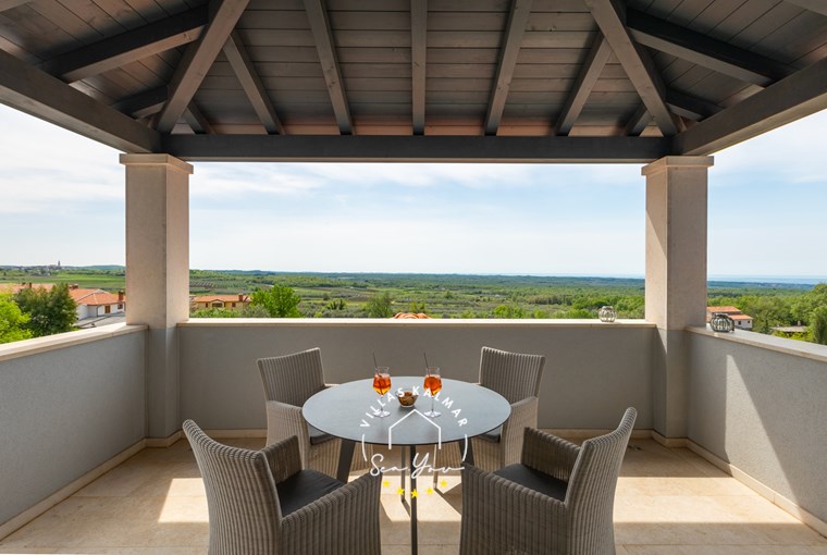 Balkon mit Panoramablick in der Nähe von Porec