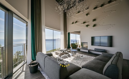 Villa Vista Hills image 2 of 6