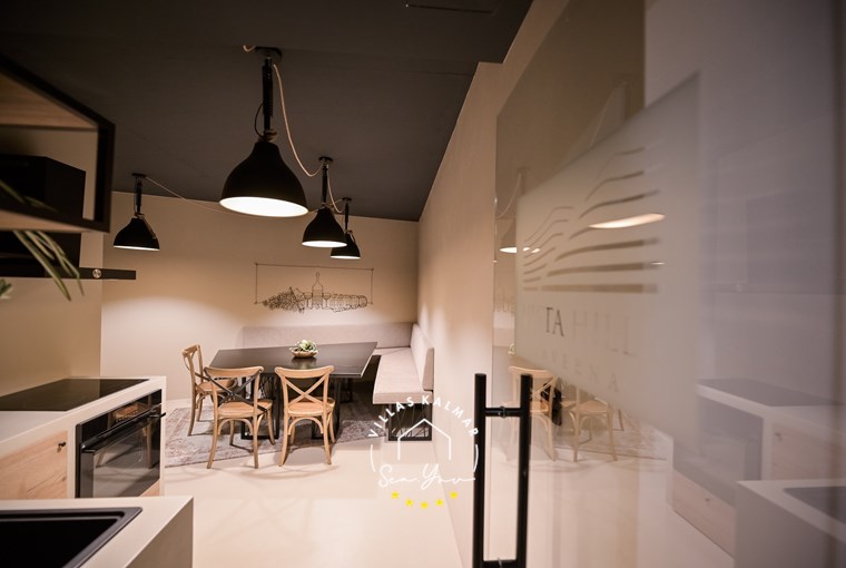 Cosy tavern for gatherings in luxury villa Vista Hills