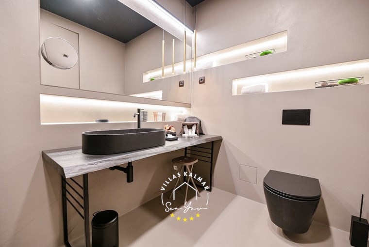 Villa Vista Hills image 35 of 58