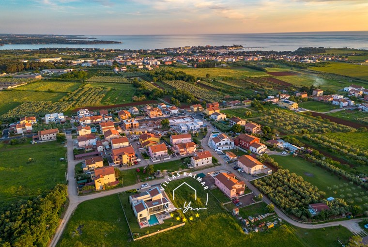 Moderne Villa in einem schönen istrischen Dorf