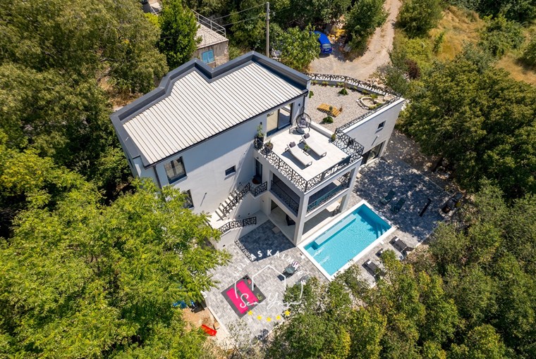 Wellness retreat with panoramic views – Villa Modruna near the sea