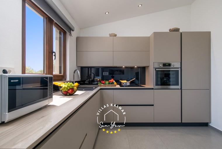 Voll ausgestattete Küche der Villa Silentio in Mali Vareški