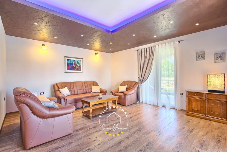 Villa Neo image 48 of 77