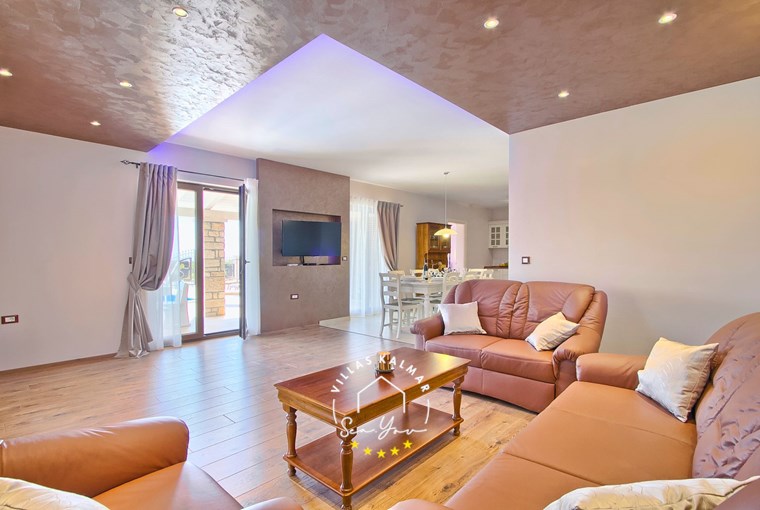 Villa Neo image 46 of 77