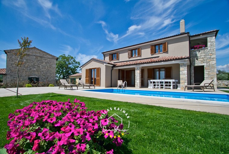 Villa Neo image 27 of 77