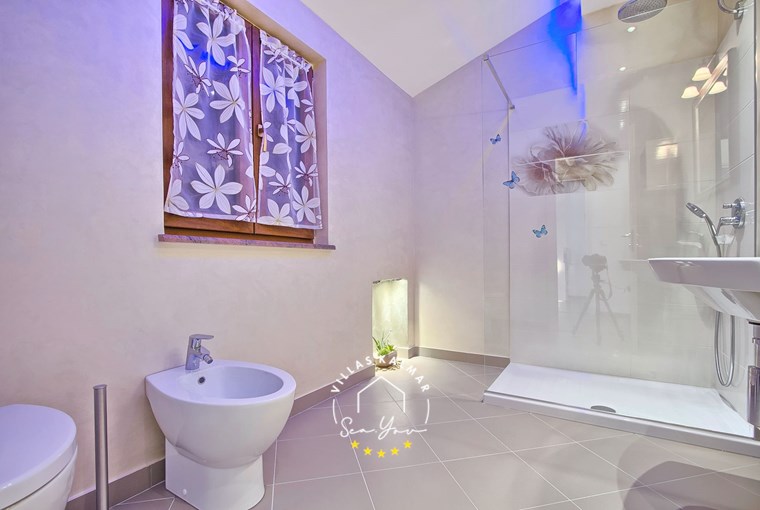 Villa Neo image 73 of 77