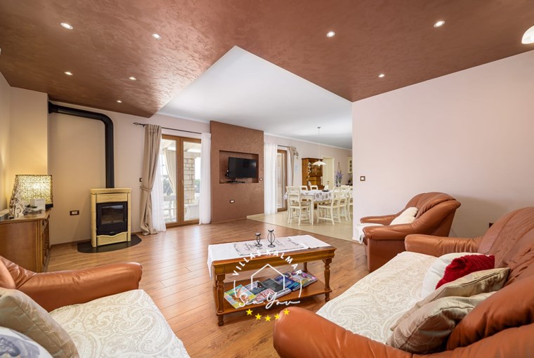 Villa Neo image 44 of 77