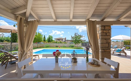 Villa Neo image 3 of 6