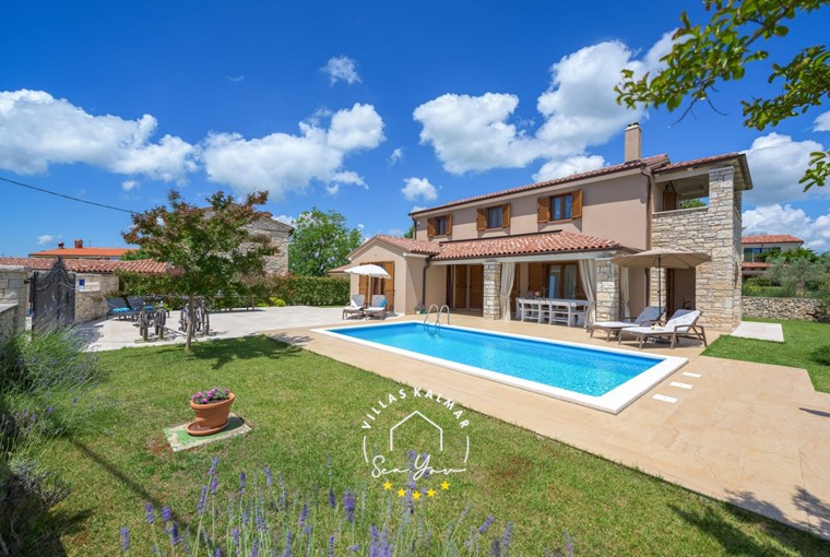 Charming villa with private pool and garden in Cetral Istria