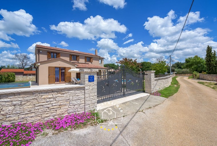 Villa Neo image 31 of 77