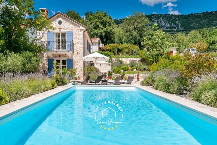 Charming restored stone villa with private garden – Villa Amore Bribir