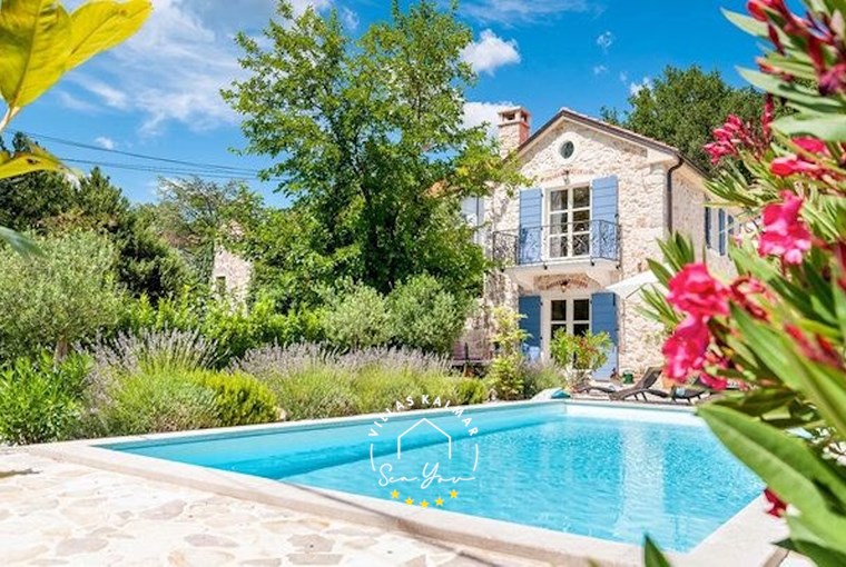 Private swimming pool with hillside views – Villa Amore Bribir