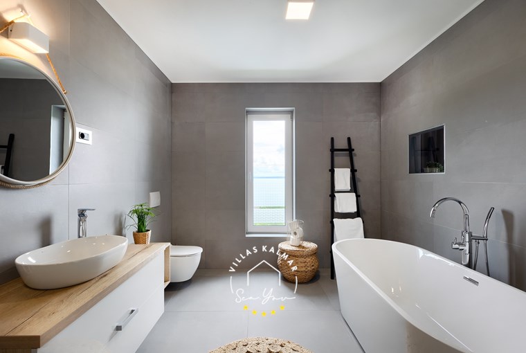 Villa Lavinia image 59 of 86