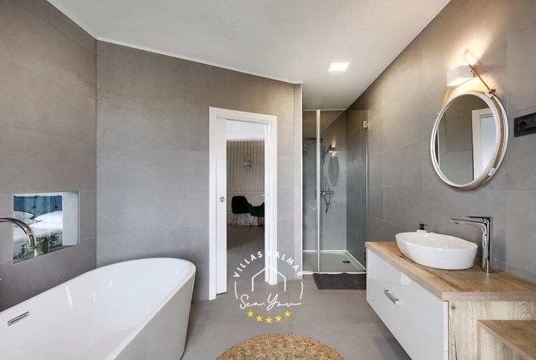 Villa Lavinia image 60 of 86