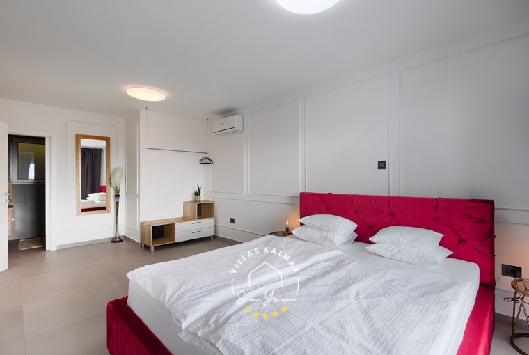 Villa Lavinia image 69 of 86