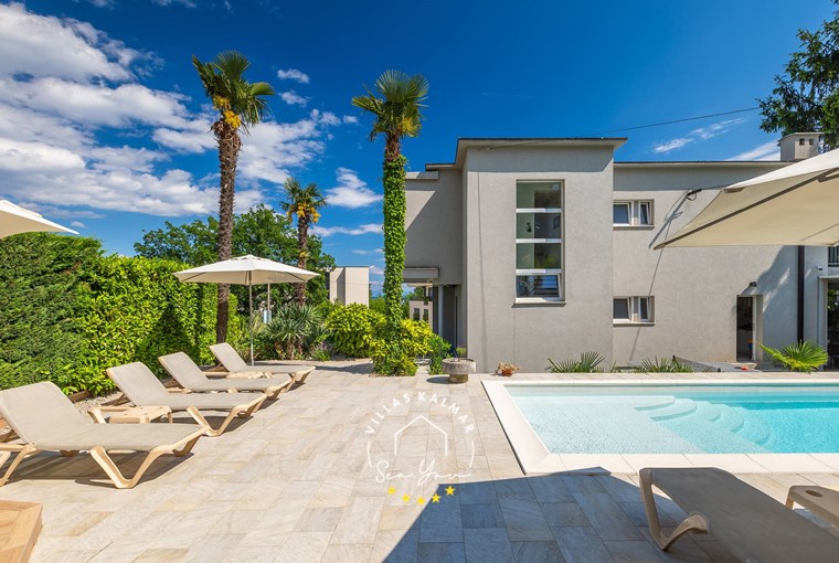 Beautiful family villa with private pool in Lovran