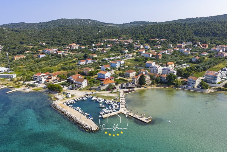 Family holiday villa with pool close to the Adriatic Sea