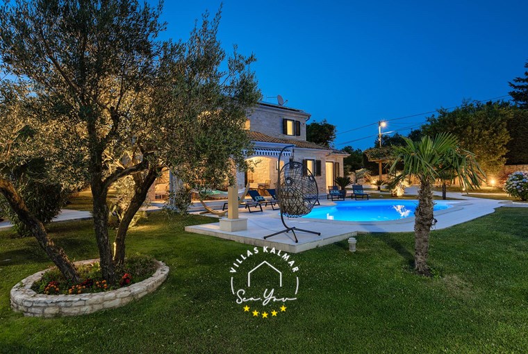 Villa Stonegate Estate image 44 of 99