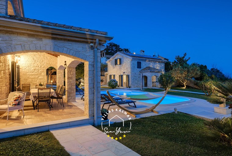 Villa Stonegate Estate image 46 of 99