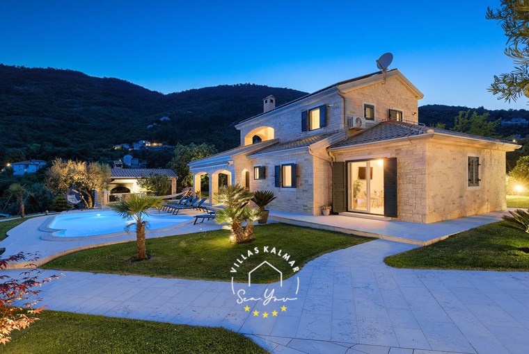 Villa Stonegate Estate image 47 of 99