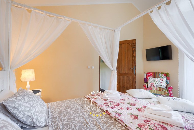 Villa Stonegate Estate image 60 of 99