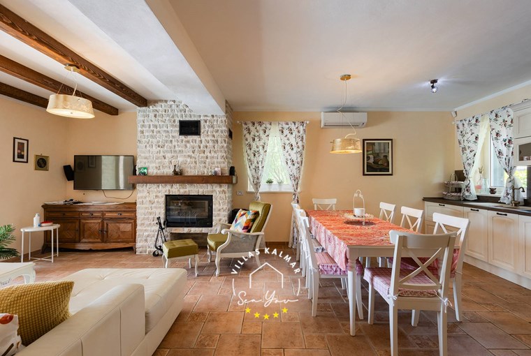 Villa Stonegate Estate image 70 of 99