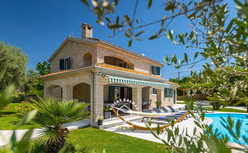 Villa Stonegate Estate image 4 of 6