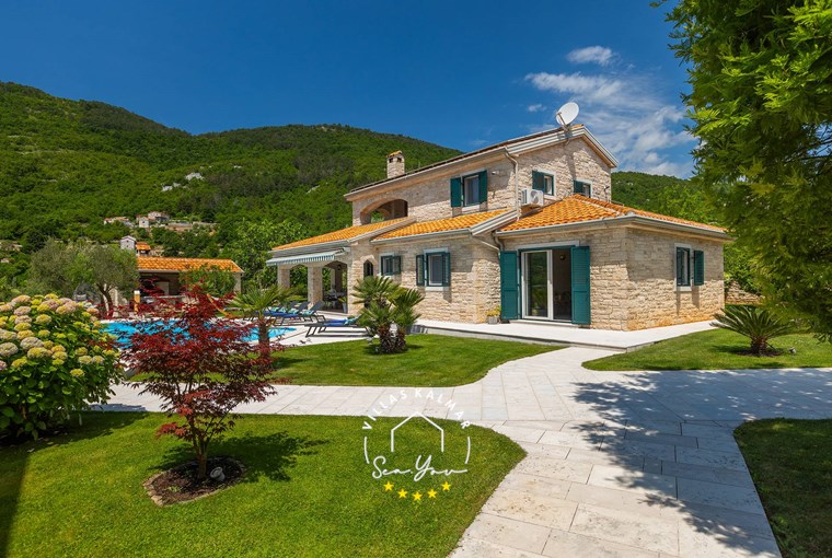 Villa Stonegate Estate image 40 of 99