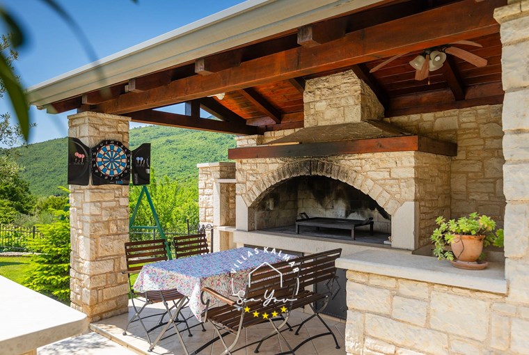 Villa Stonegate Estate image 20 of 99