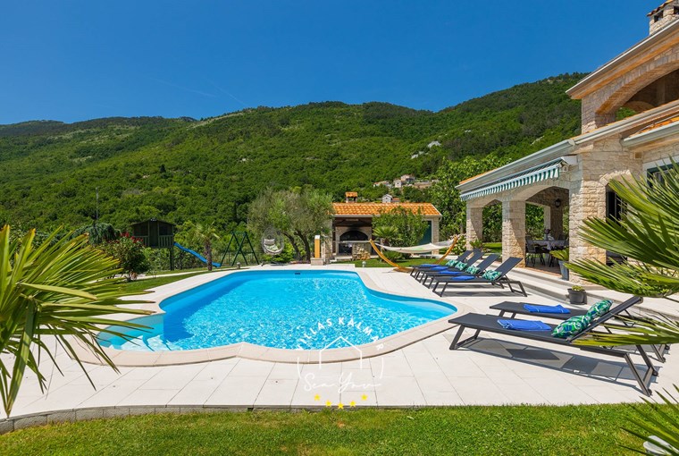 Villa Stonegate Estate image 26 of 99