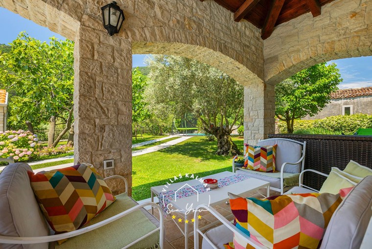 Villa Stonegate Estate image 27 of 99