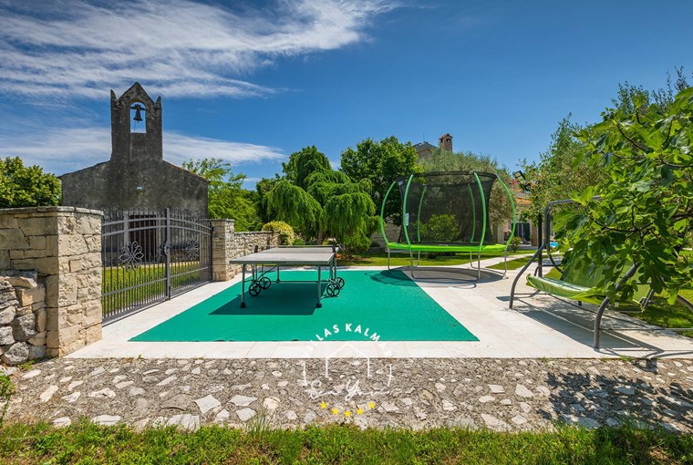 Villa Stonegate Estate image 28 of 99