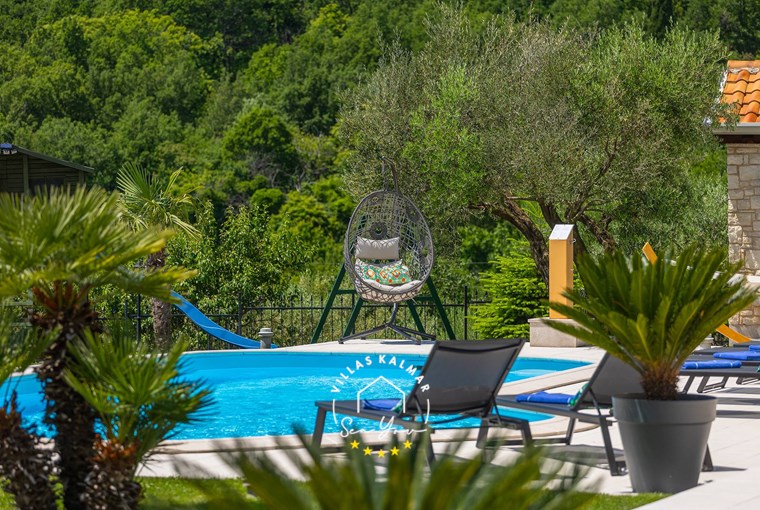 Villa Stonegate Estate image 29 of 99