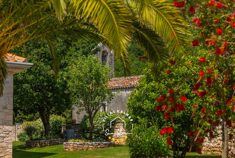 Villa Stonegate Estate image 34 of 99