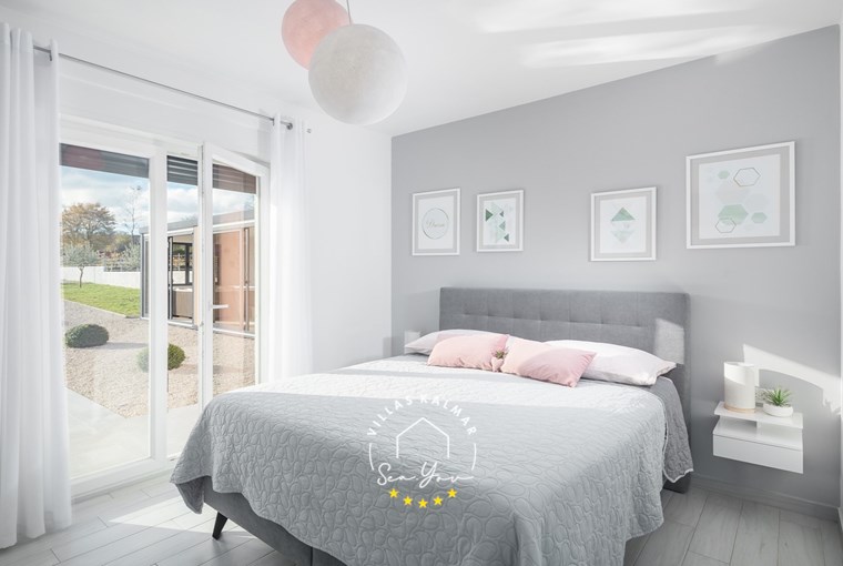 Elegante camera da letto in Villa Romantica, ideale per coppie