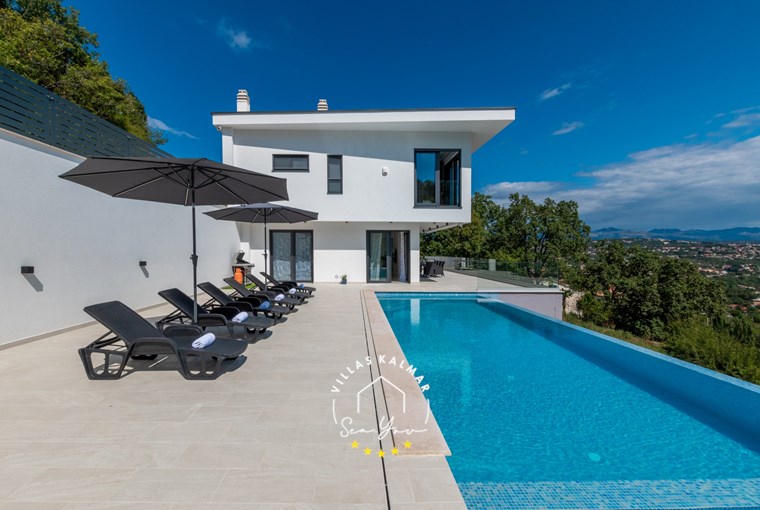 Villa Gabi with private pool, sun loungers and parasols